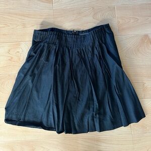 🌺 2/$20 Banana Republic black cotton pleated mini skirt size 8 petite